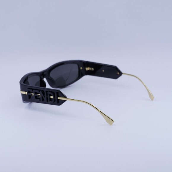 ?️ New Fendi FE40120I 01A Sunglasses - Shiny Black Frame, Smoke Lenses